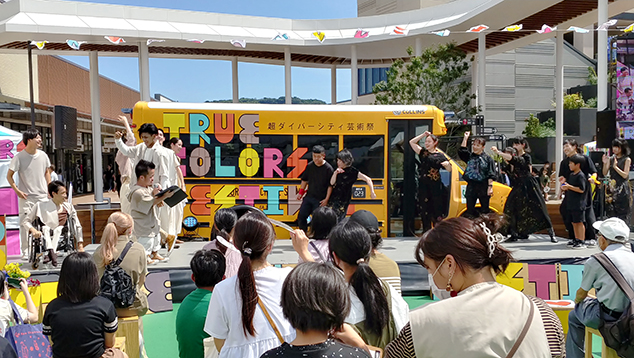 【写真】北九州でのパフォーマンスの様子